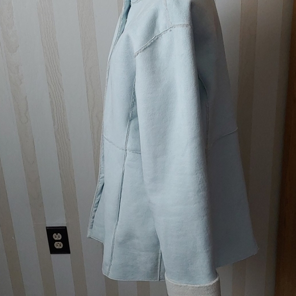 Lovely pale blue coat - Picture 2 of 6